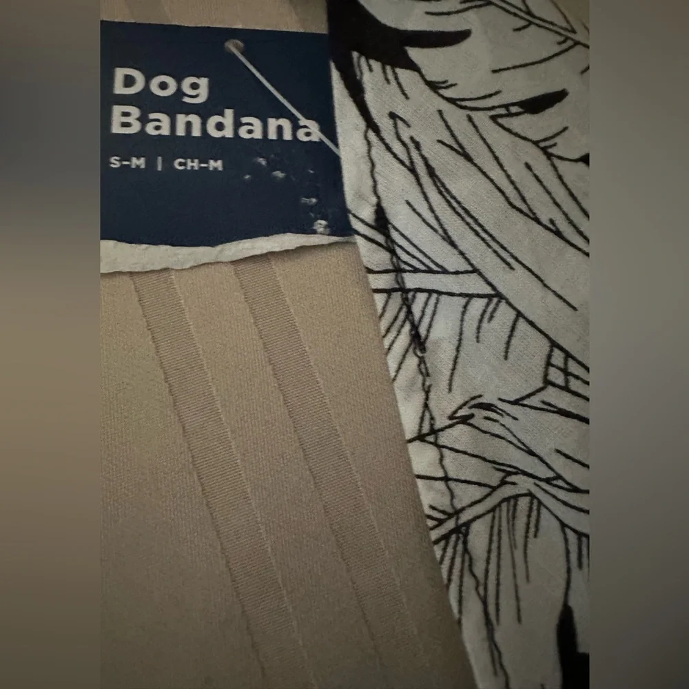 NWT Old Navy BOGO bandana. Black & white tropical print and “Awesome”!